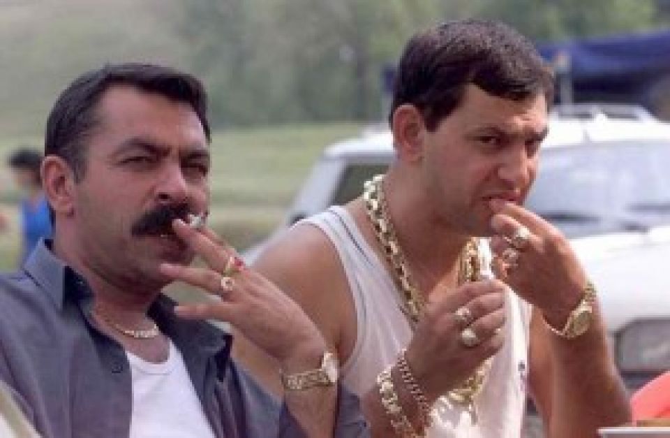 Dovadă superbă de civism. 80 de hoți de buzunare protestează în Ploiești: „Cum să închideți, bă, Halele Centrale, sunteți nebuni?!”