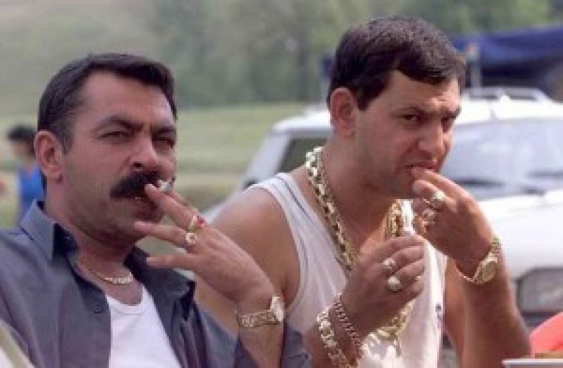 Dovadă superbă de civism. 80 de hoți de buzunare protestează în Ploiești: „Cum să închideți, bă, Halele Centrale, sunteți nebuni?!”