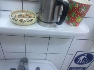 La moment aniversar! Doamna arhitect-șef Cristina Herția împlinește azi un an de când e în Urbanism și trei tone de chiștoace fumate în instituție