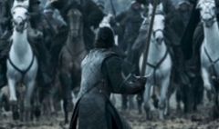 Urzeala Tronurilor din Prahova. Episodul I: Vrăjitoarea Elvyra îi citește lui Lord Danyelson viitorul. Bonus: Lady Nicoleta și Sfântul Cufăr