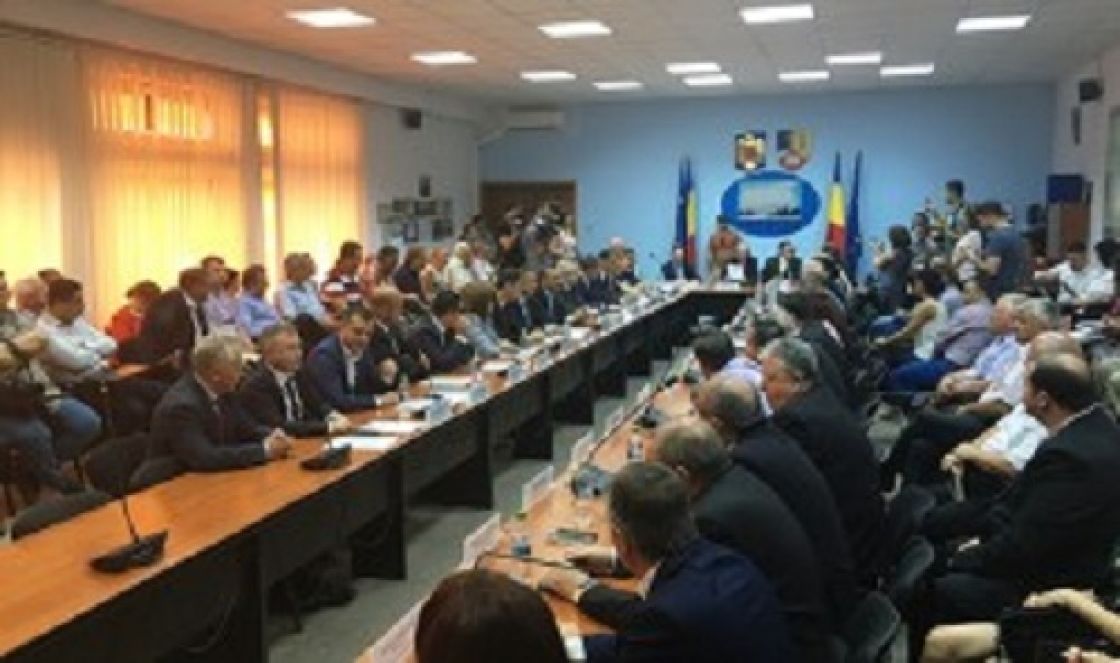 Culise exclusive: Ce s-a întâmplat după ședința Consiliului Județean Prahova
