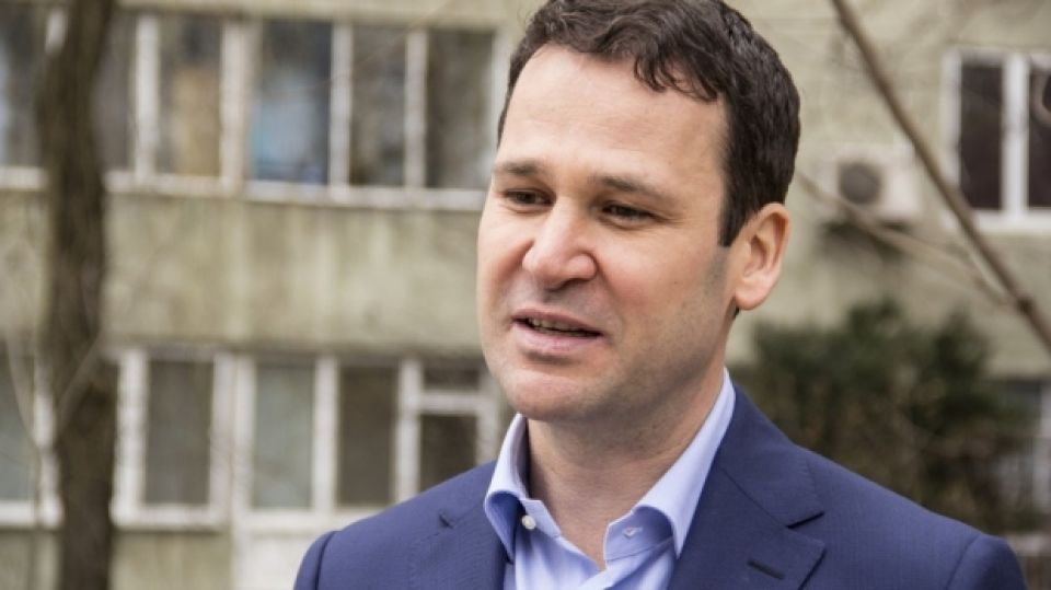 De fericire că vine amnistia fiscală, Robert Negoiță a mai făcut repede un Provident, ca să-și rotunjească datoria de 50 de milioane de euro