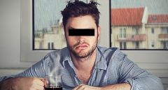 Efecte adverse! Lansarea contraceptivelor pentru bărbați se amână, după ce unul dintre subiecții testați și-a dus singur șosetele la coșul de rufe