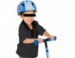 Nu numai motociclistul a scăpat de Poliția Rutieră Ploiești. Gică, de la grupa mijlocie - 5 ani, a umilit cu trotineta patrula cu Logan!