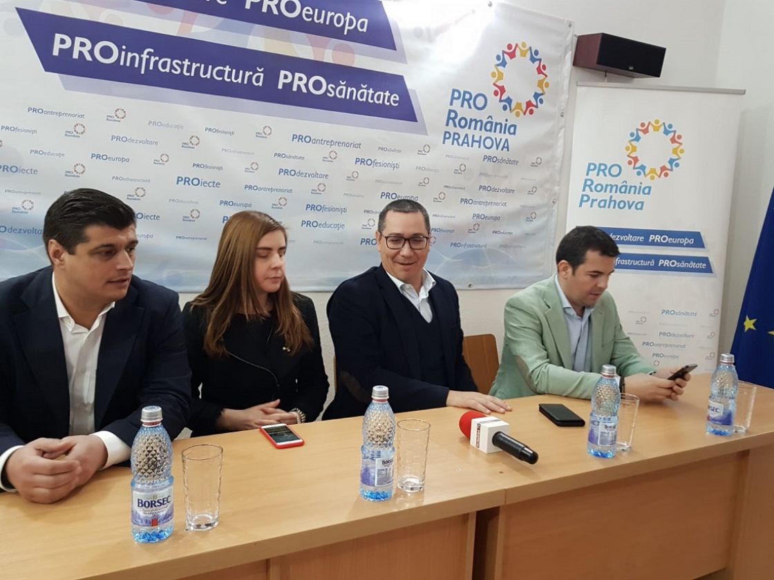 Răutăcioși ca Băsescu. Jurnaliștii din Ploiești l-au încuiat pe Ponta, întrebându-l cum va proceda cu M&amp;M