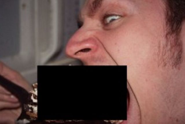 Nu s-au putut abține. Politicienii ploieșteni prezenți la deschiderea anului școlar au furat sandvișuri din ghiozdanele bobocilor