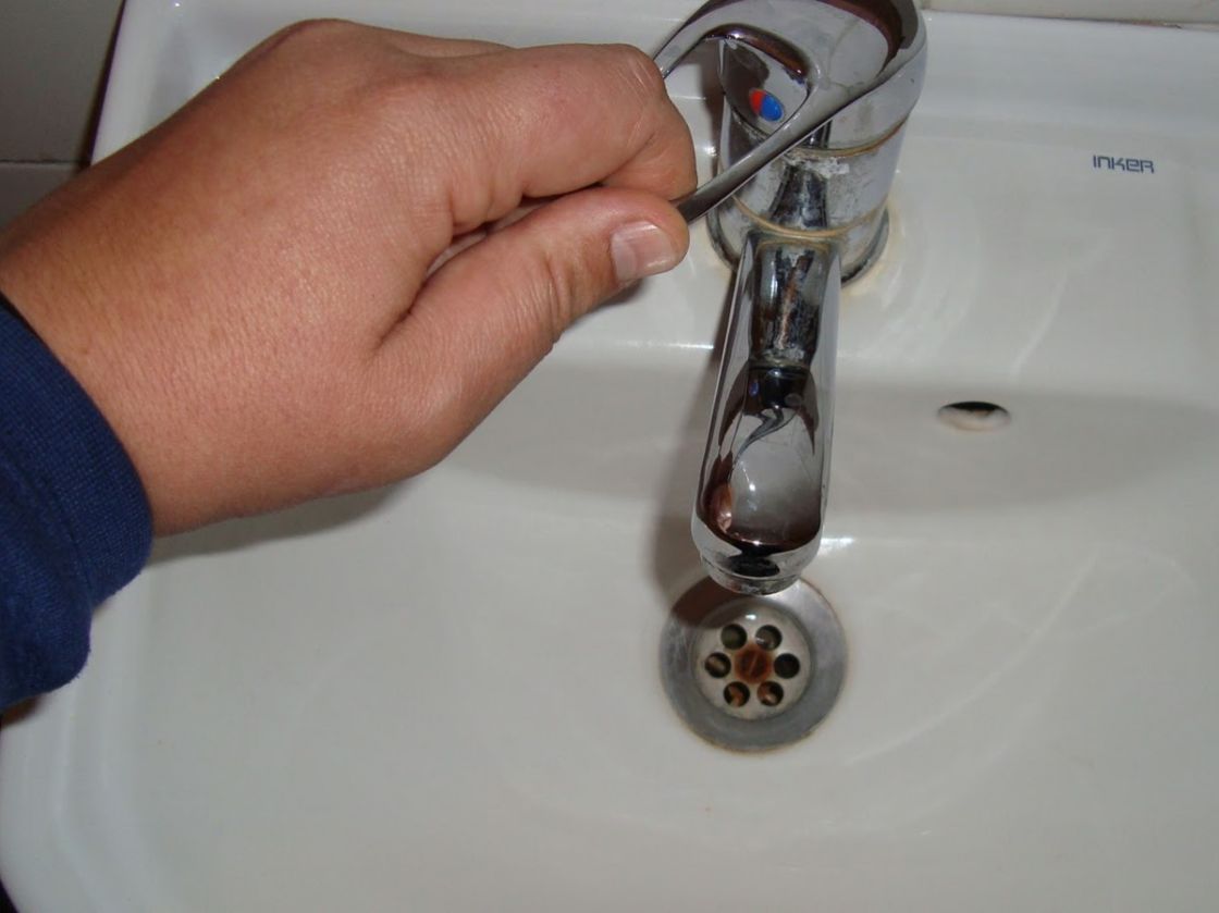 Criza de apă potabilă din Ploiești. Zece detalii șocante