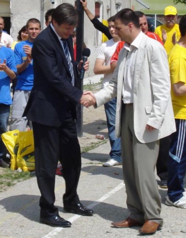 Zece detalii exclusive despre sacoul care l-a băgat pe deputatul Mircea Roșca în politica mare