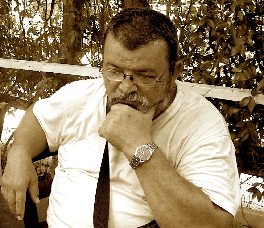 țICNELI (âncă) SUPORTABILe (5). Privind la clipă, istoria se cacă pe ea de râs