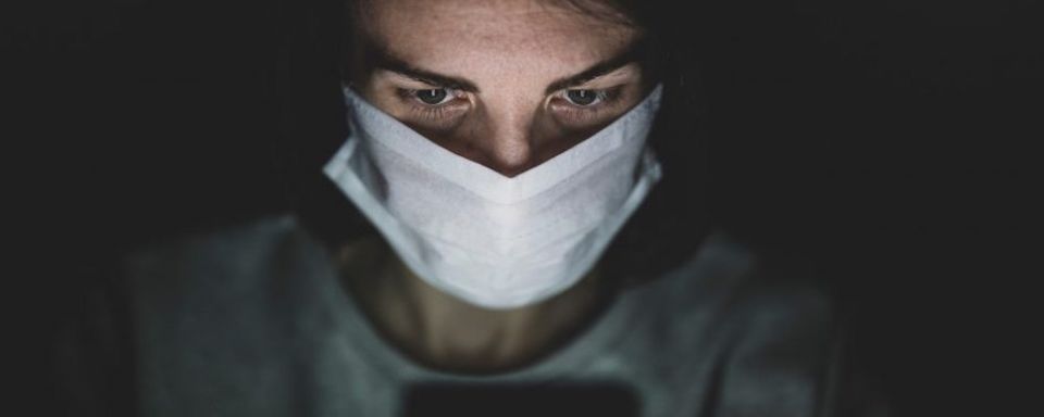 Hoț să fii, noroc să ai! De azi, nu mai știi care politician fură mai mult, fiindcă toți poartă mască