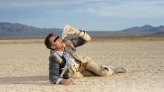 Uite, Dobre, unde ne-ai adus! Din cauza lipsei teraselor și a vieții de noapte, mii de ploieșteni au ieșit cu gălețile să strângă apă de ploaie, ca să nu moară de sete