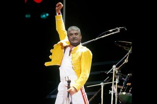 Ce și-a mai photoshopat, recent, Gabi Oprea. Ipostaze care au schimbat istoria omenirii umane