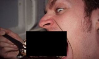 Aleșii și-au montat automate cu căcat pe holurile Consiliului Local Ploiești, ca să nu mai vină cu sandvișuri de acasă